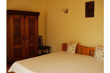 Ukraina Privát Orosijevo, Eksterjeras